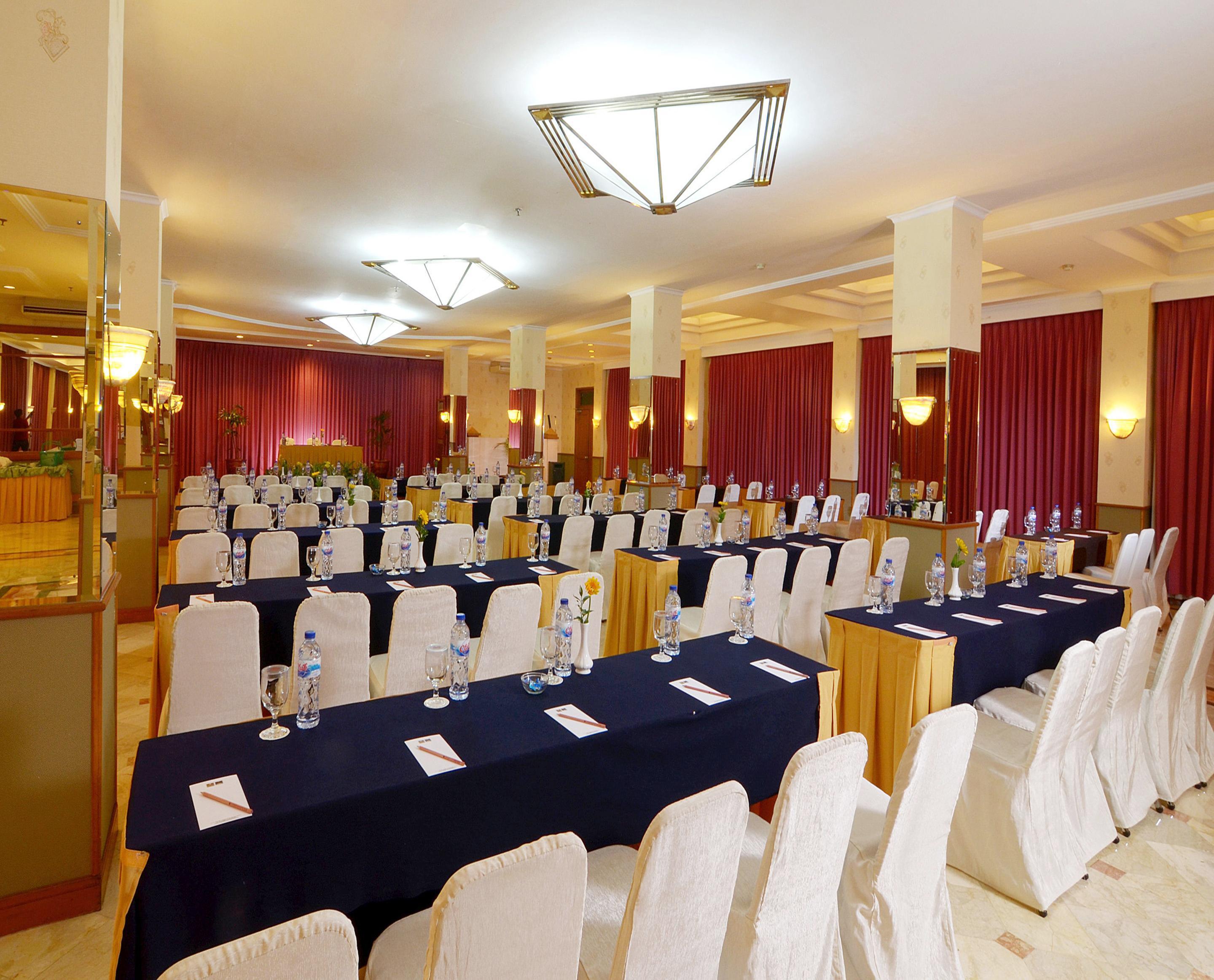 The Jayakarta Suites Bandung Luaran gambar