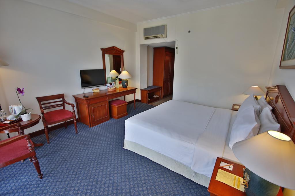 The Jayakarta Suites Bandung Bilik gambar