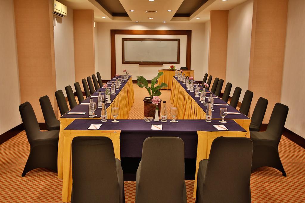 The Jayakarta Suites Bandung Luaran gambar