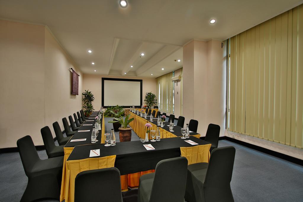 The Jayakarta Suites Bandung Luaran gambar