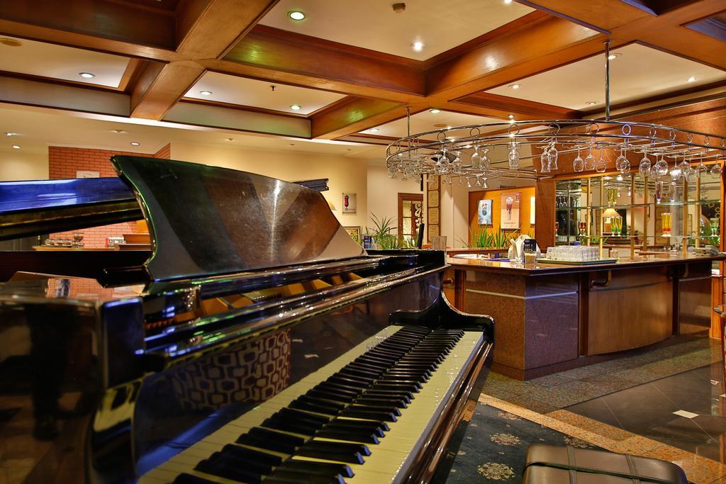 The Jayakarta Suites Bandung Luaran gambar