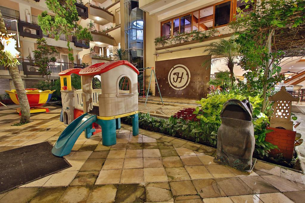 The Jayakarta Suites Bandung Luaran gambar