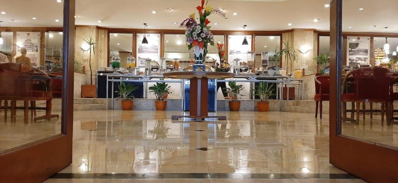 The Jayakarta Suites Bandung Luaran gambar